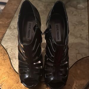 🔥Steve Madden “Merriee” Black Leather Heels